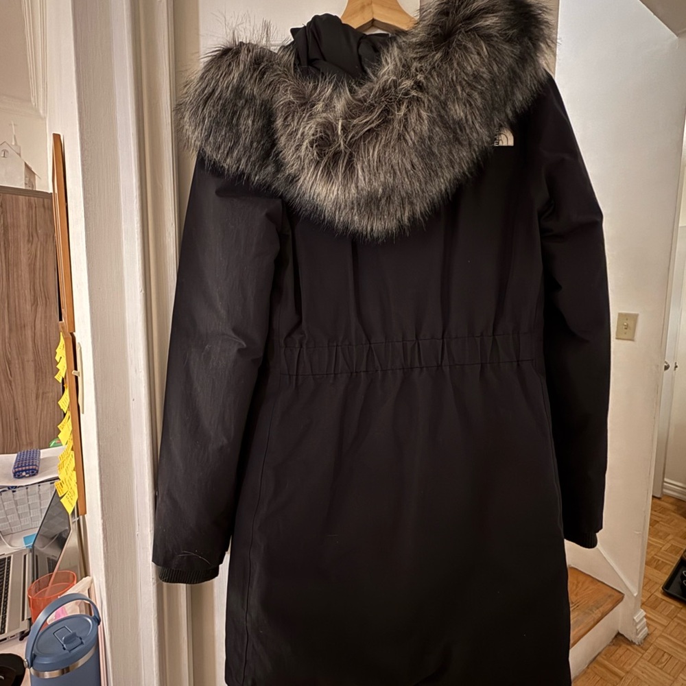 The North Face- Women's Black Dryvent 550 Parka- size Small- very good condition